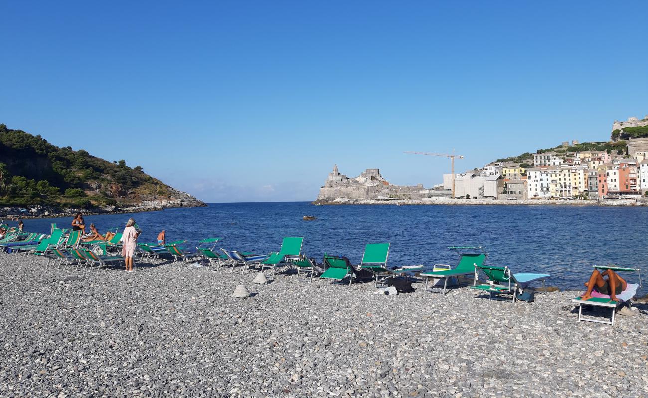 Photo de Gabbiano Spiaggia avec roches de surface