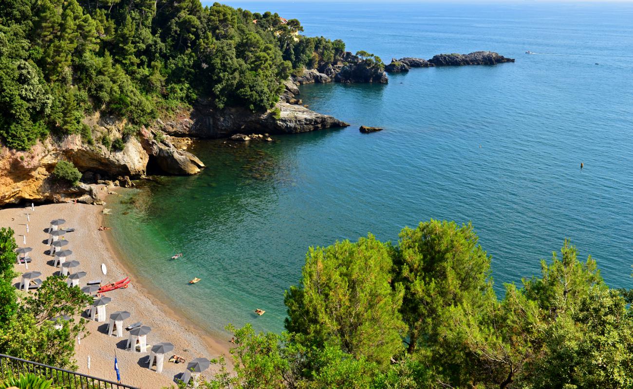 Photo de Eco del Mare avec caillou fin brun de surface