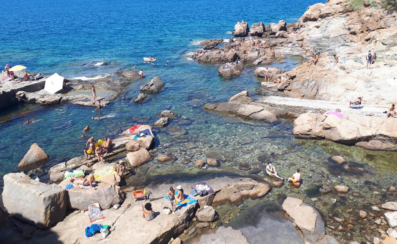 Photo de Grotta del boccale avec roches de surface