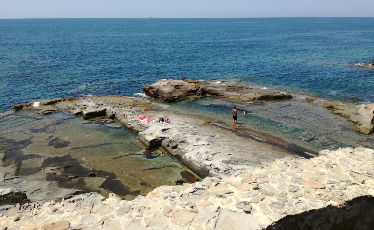 Photo de Le Vaschette avec roches de surface