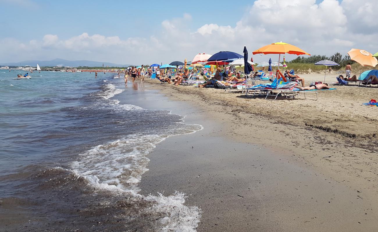 Photo de Mazzanta beach avec sable brun de surface