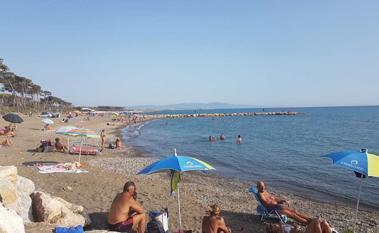 Photo de Bau beach avec sable brun de surface