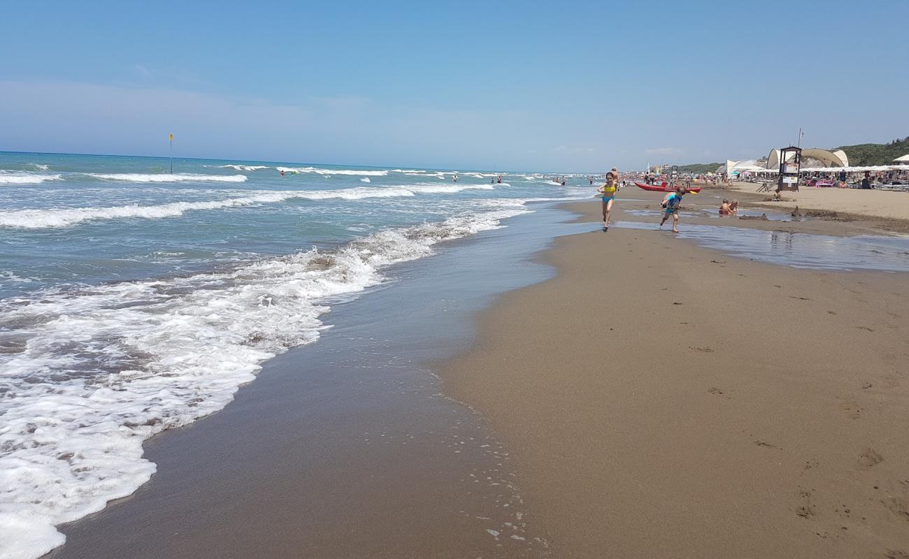 Photo de Pianetti beach avec sable beige de surface