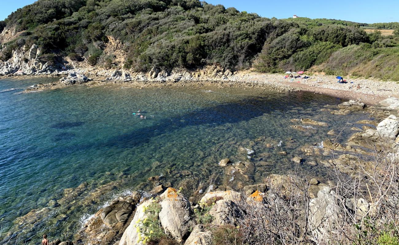 Photo de Pozzino Beach avec galets gris de surface
