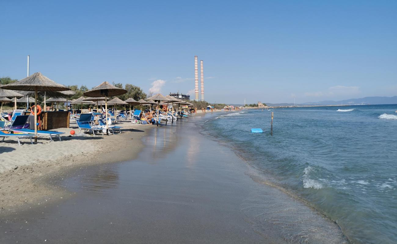 Photo de Spiaggia degli avec caillou fin gris de surface