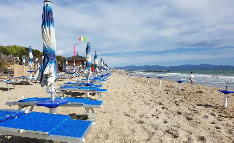 Photo de Spiaggia libera Carbonifera avec sable brun de surface