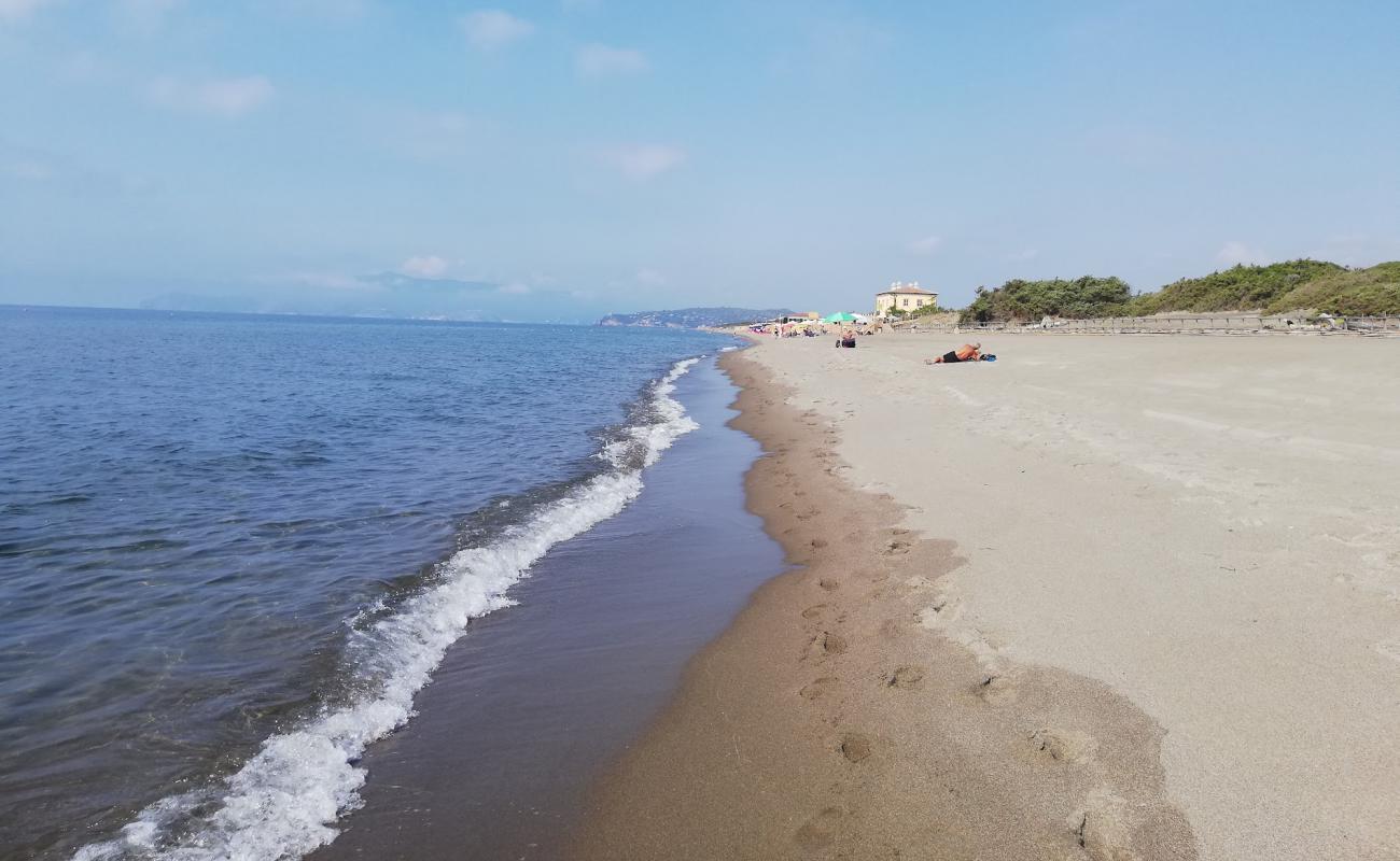 Photo de Il Ginepro Coccolone avec sable brun de surface
