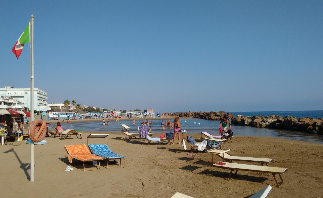 Photo de Plage de Santa Severa avec sable brun de surface