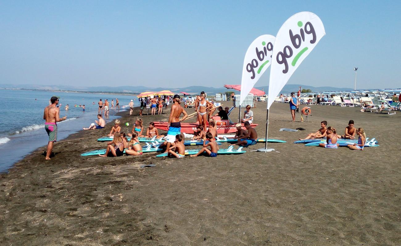 Photo de Spiaggia di Campo di Mare avec sable brun de surface