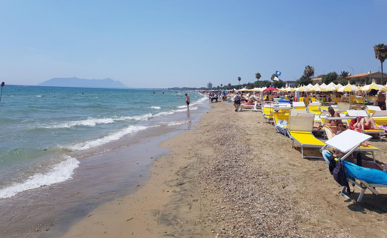 Photo de Terracina Beach II avec sable brun de surface