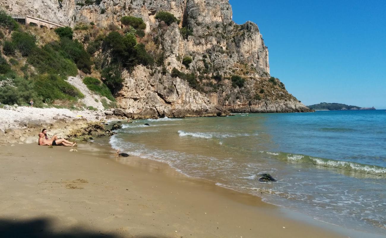 Photo de Spiaggia di Itri avec terrain rocheux de surface