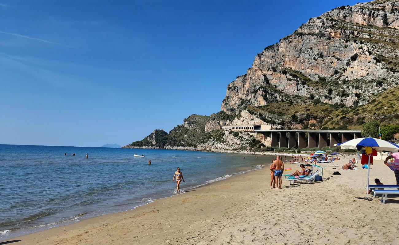 Photo de Spiaggia di Sant' Agostino avec sable beige de surface