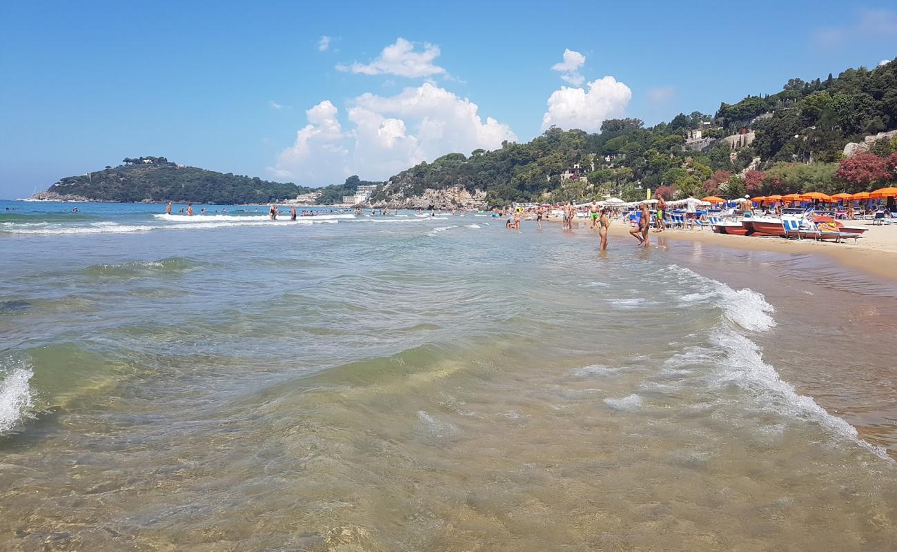 Photo de Spiaggia dell'Arenauta avec sable fin brun de surface