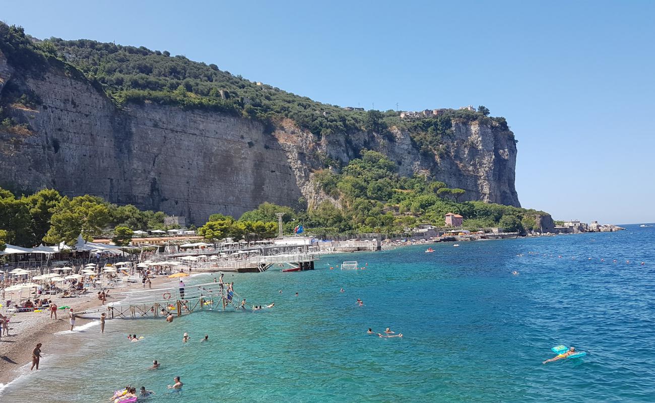 Photo de Spiaggia Seiano avec caillou fin gris de surface