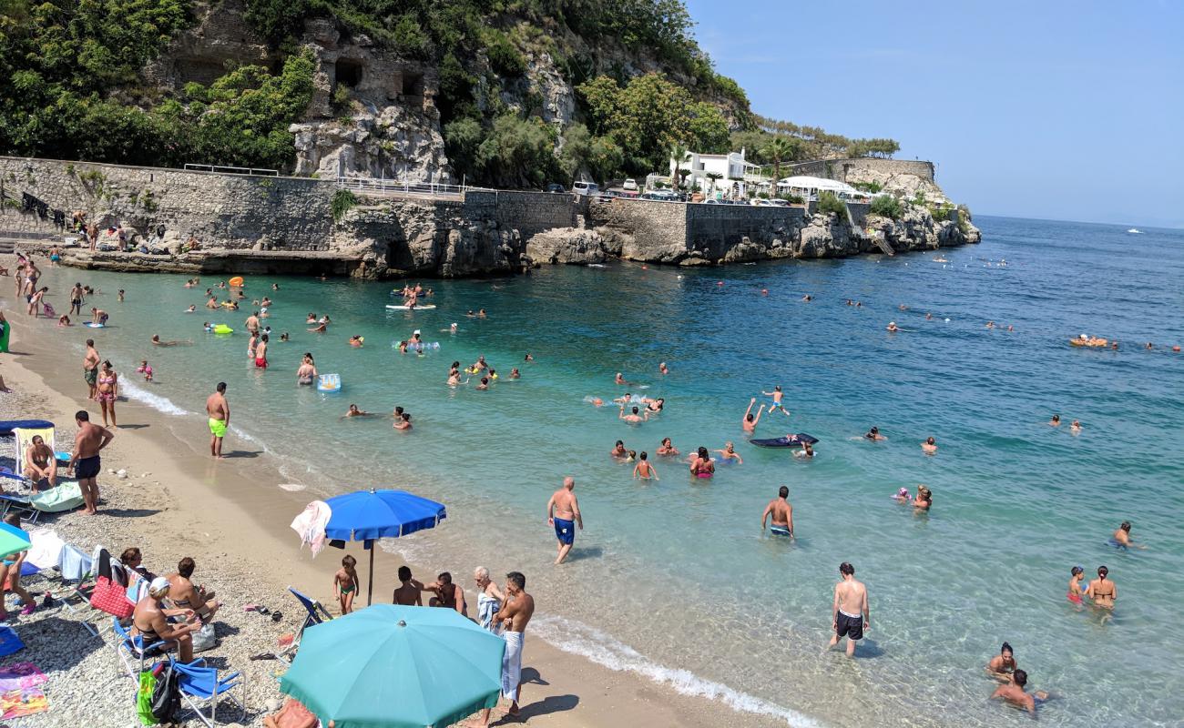 Photo de Cala di Puolo avec galets gris de surface
