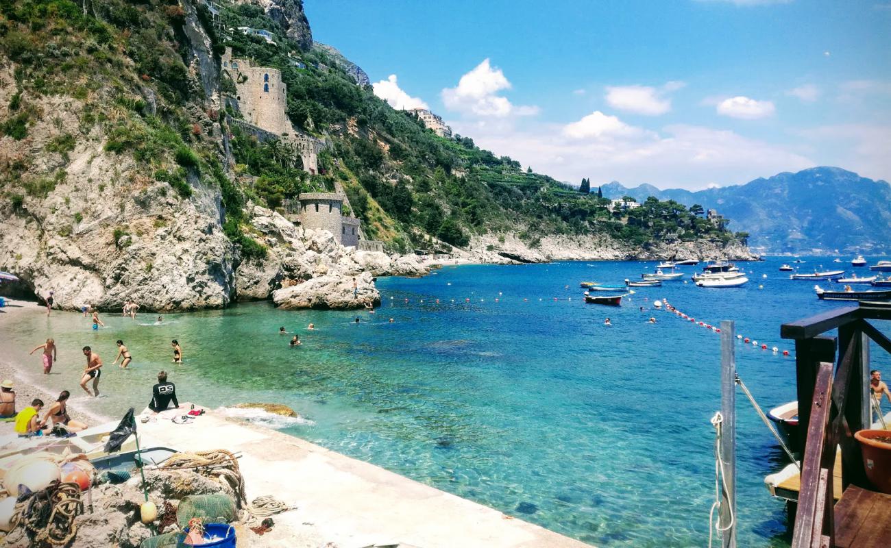 Photo de Spiaggia di via Smeraldo avec caillou fin gris de surface