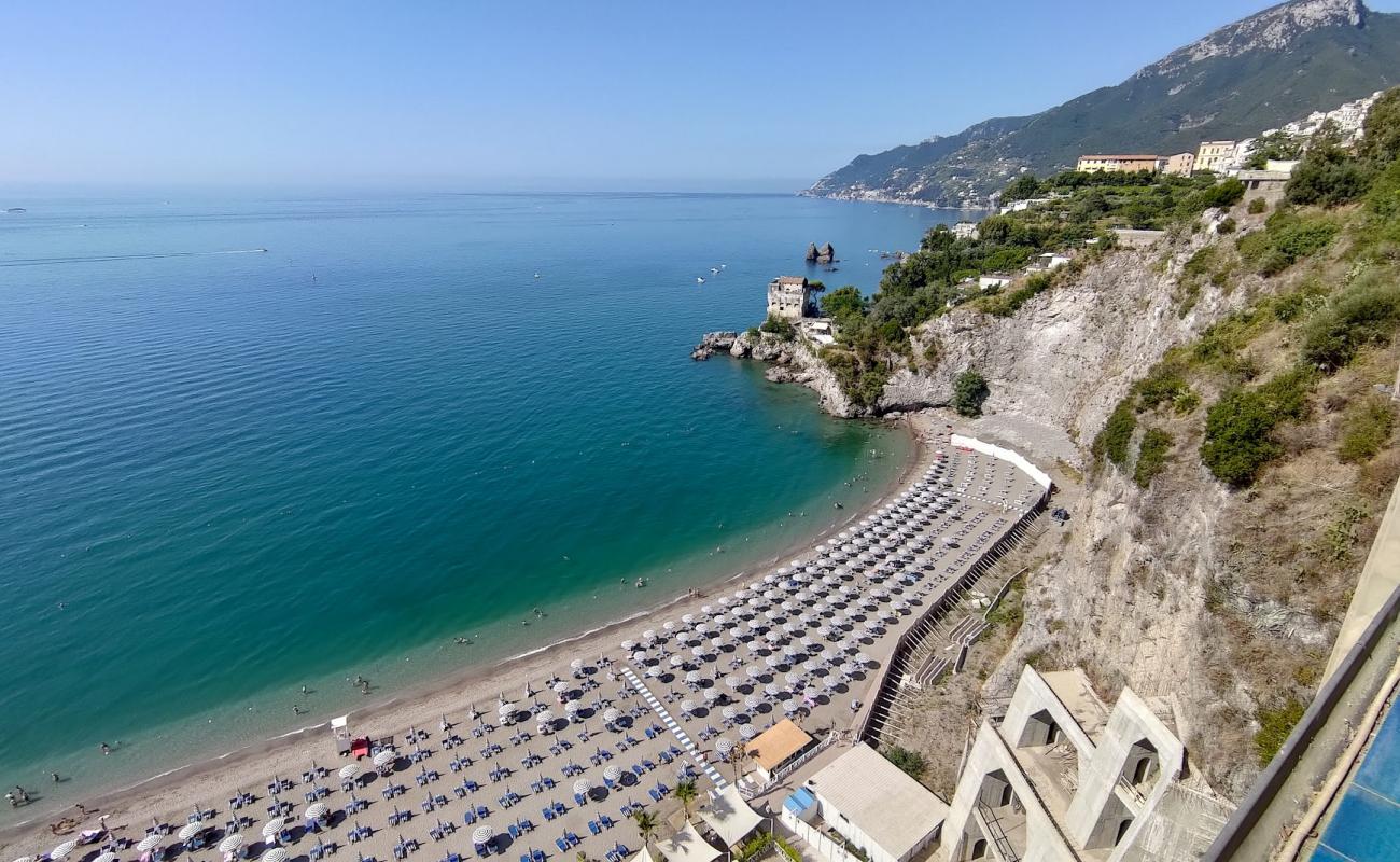 Photo de Porto Di Salerno avec sable brun de surface