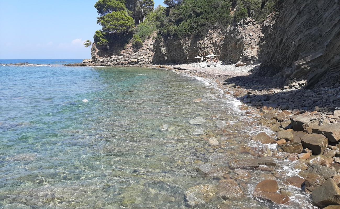 Photo de Spiaggia di via Vallonealto avec caillou gris de surface