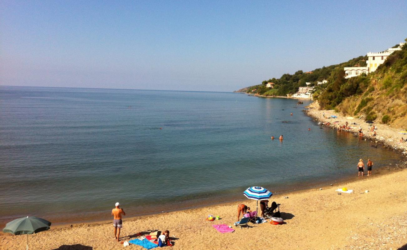 Photo de Martina Mare beach avec sable brun de surface