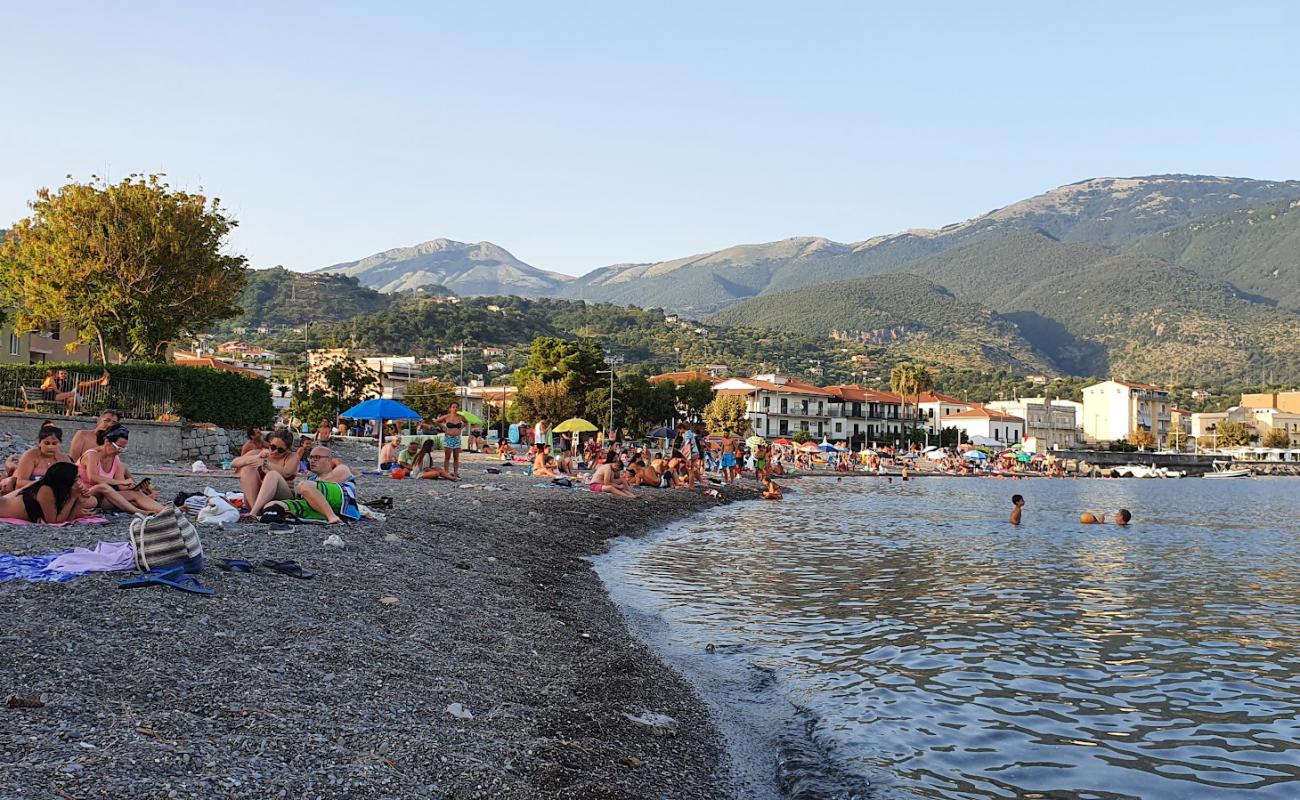 Photo de Sapri beach II avec galets bruns de surface