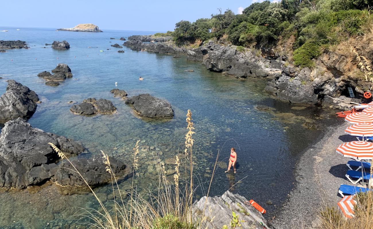 Photo de Spiaggia Illicini avec terrain rocheux de surface