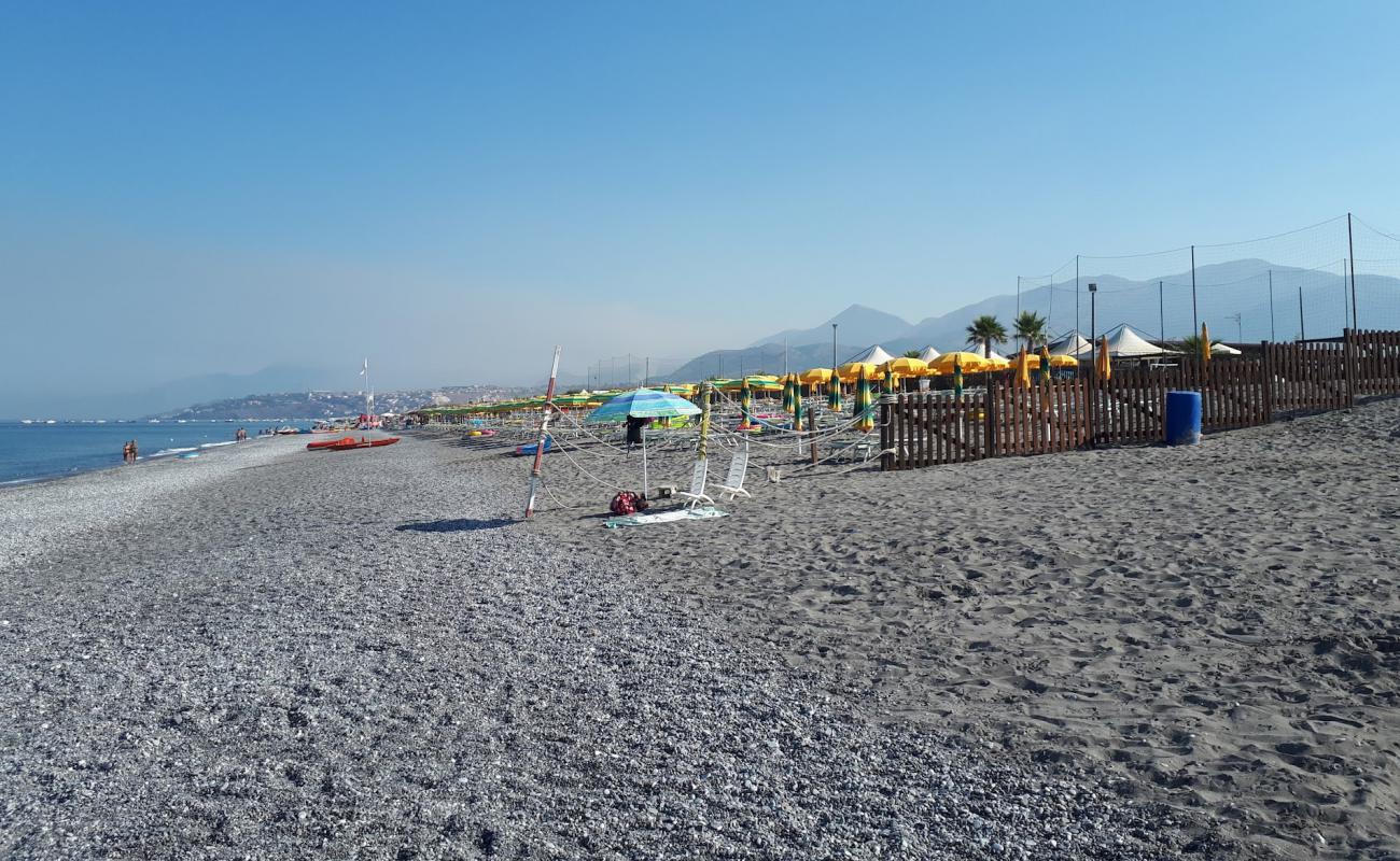 Photo de Spiaggia di Scalea II avec sable gris de surface