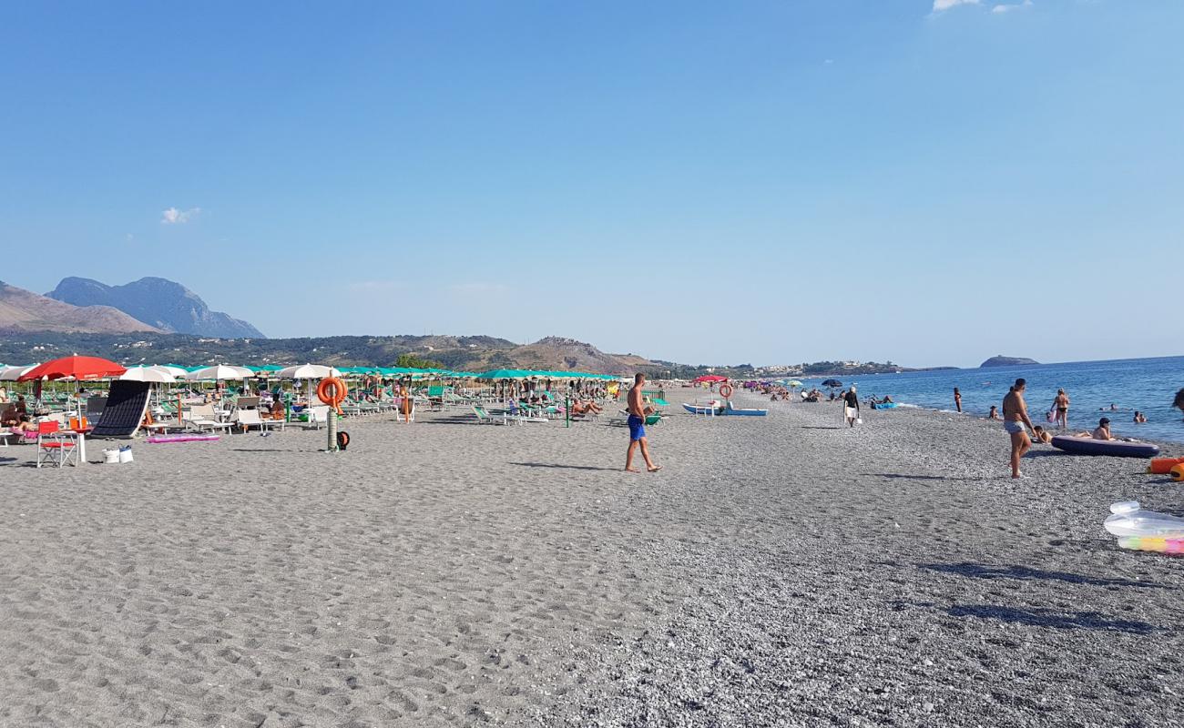 Photo de Acchio-Fiumicello beach avec sable gris de surface