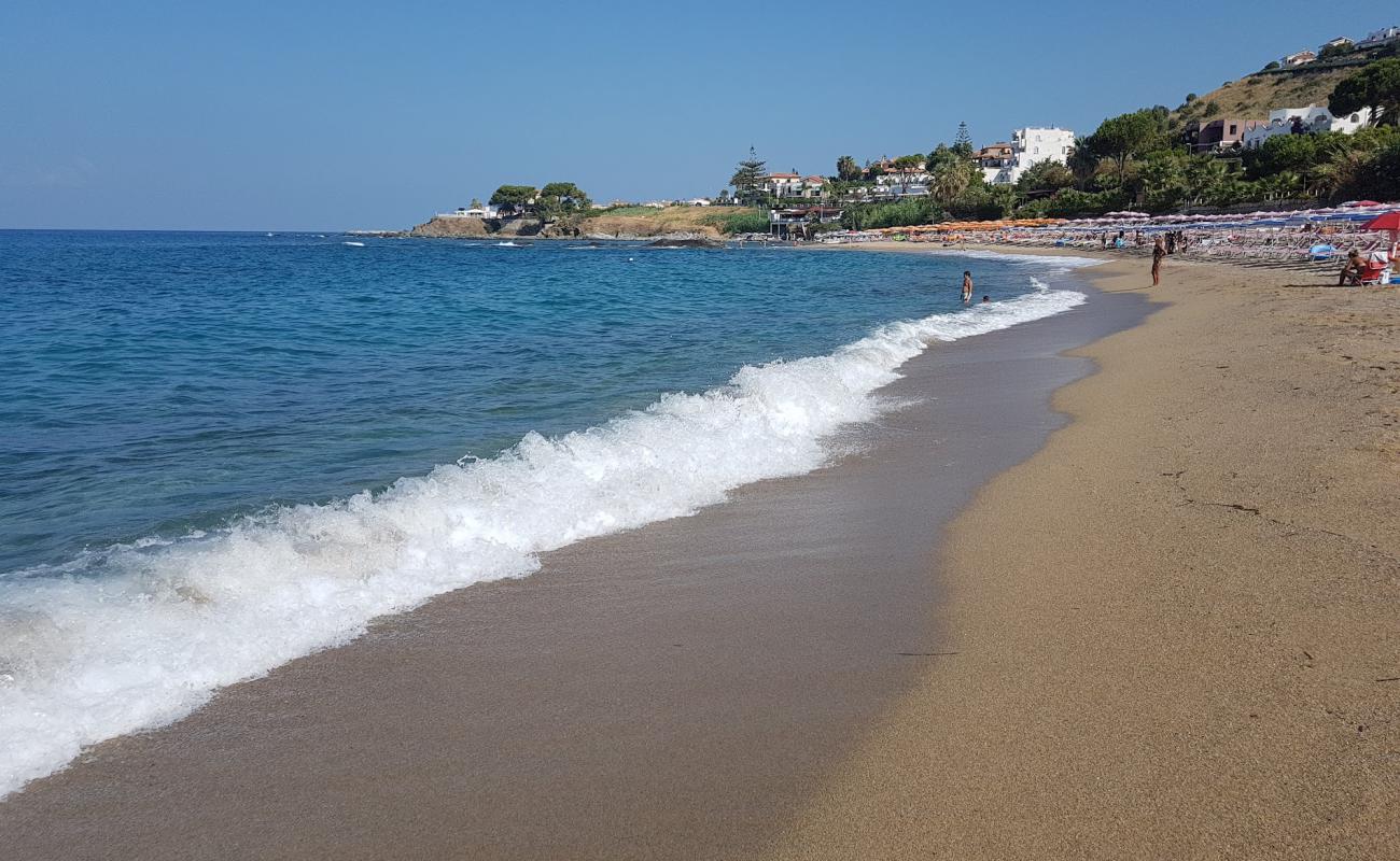 Photo de Lido Michela avec sable brun de surface