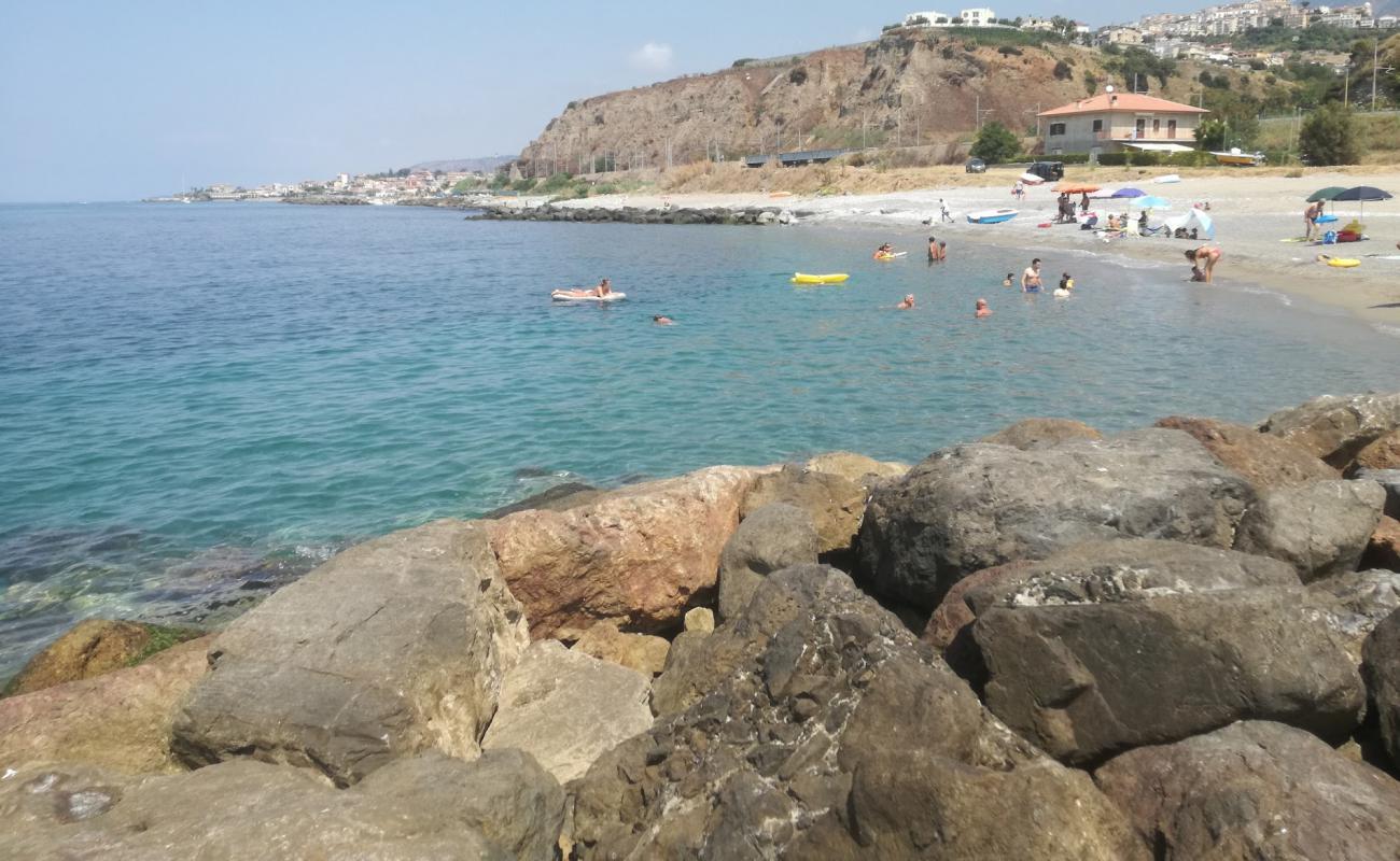 Photo de Serluca-calabaia beach avec sable gris de surface