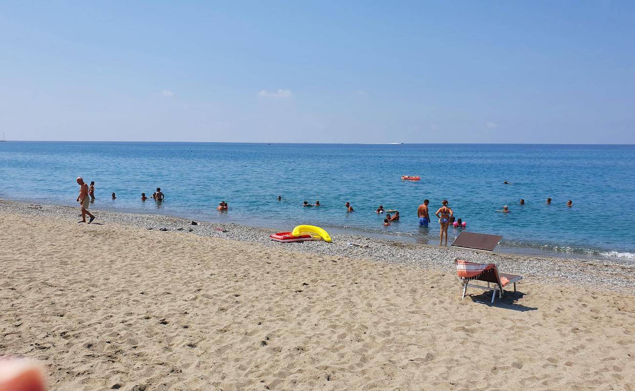 Photo de Sparvasile beach avec sable gris avec caillou de surface