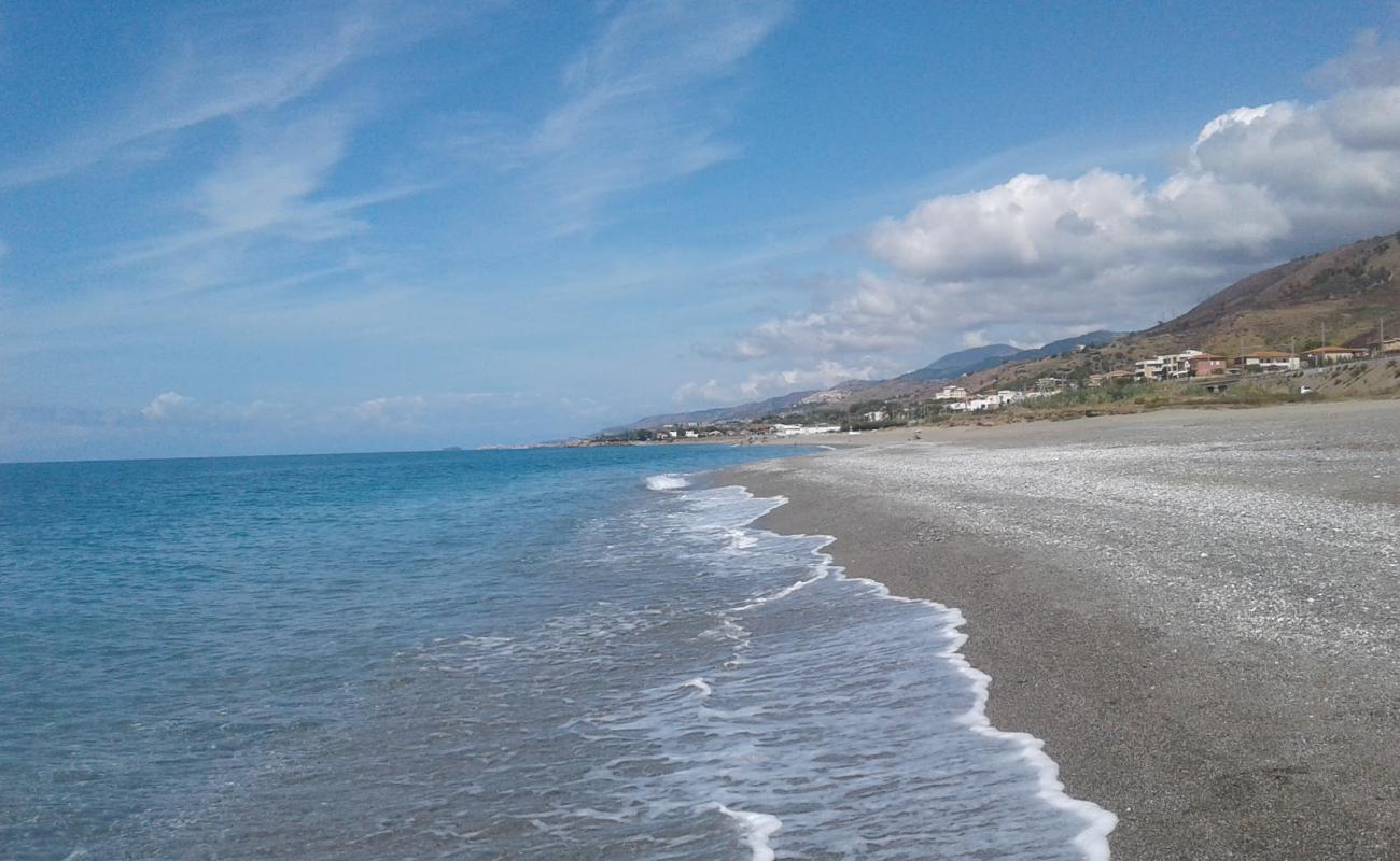 Photo de Sparvasile beach II avec sable gris avec caillou de surface