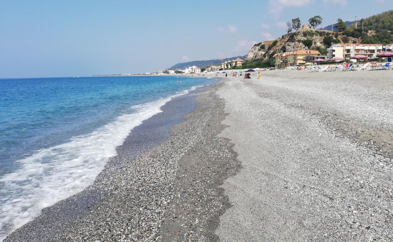 Photo de Cartolano beach avec caillou fin gris de surface