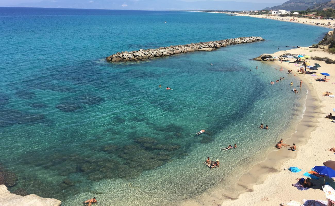 Photo de Pizzo beach II avec sable lumineux de surface