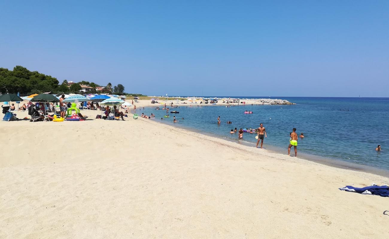 Photo de Spiaggia di Bivona avec sable lumineux de surface