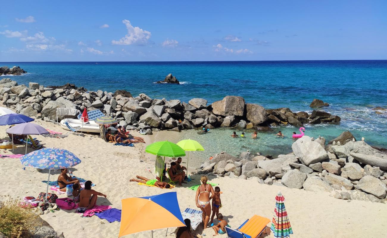 Photo de Camping Paradiso beach avec caillou clair de surface