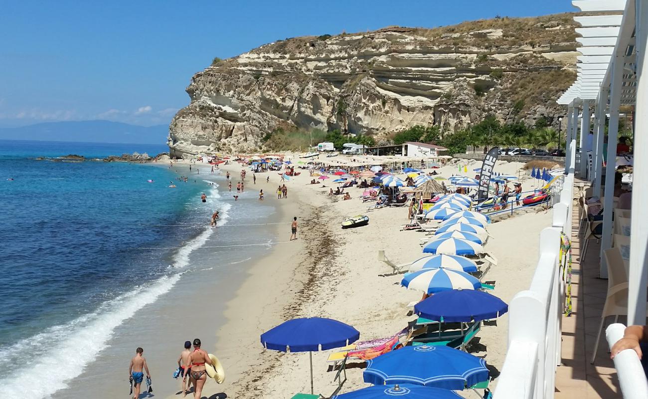 Photo de Spiaggia di Riaci avec sable lumineux de surface