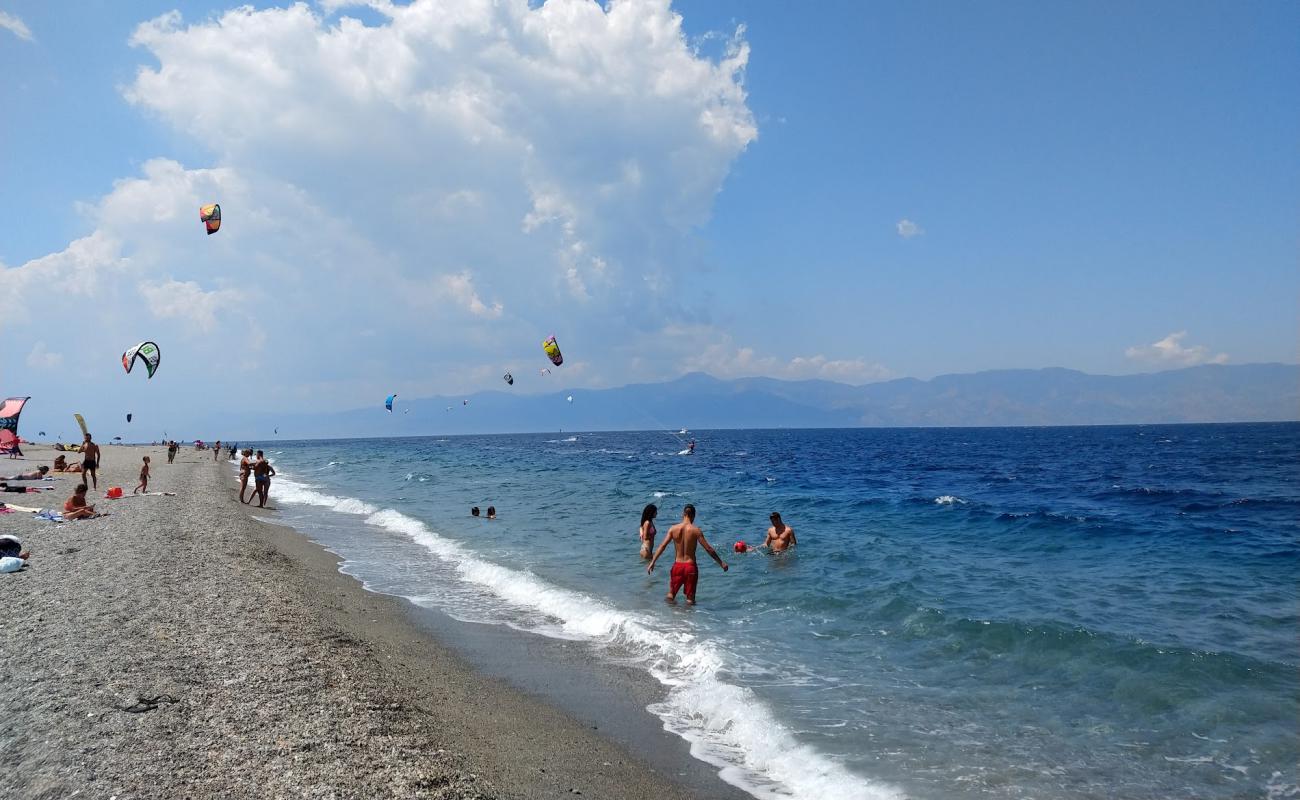 Photo de Punta Pellaro beach avec sable gris de surface