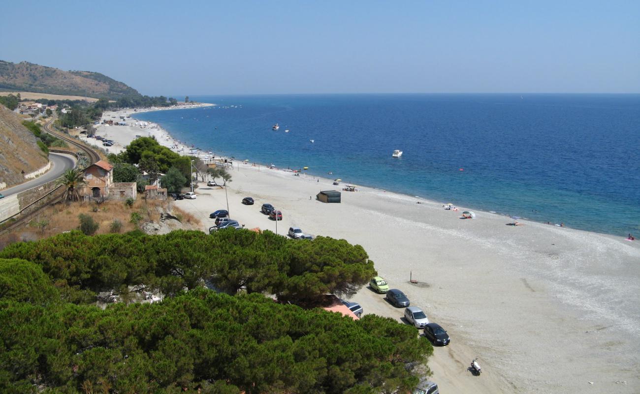 Photo de Spiaggia di san Pasquale avec sable gris & galets de surface