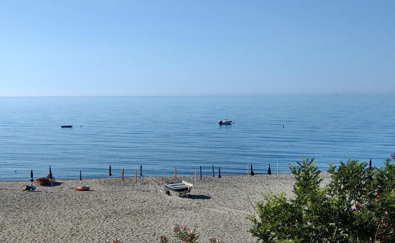 Photo de Capo Spartivento Village avec sable gris de surface