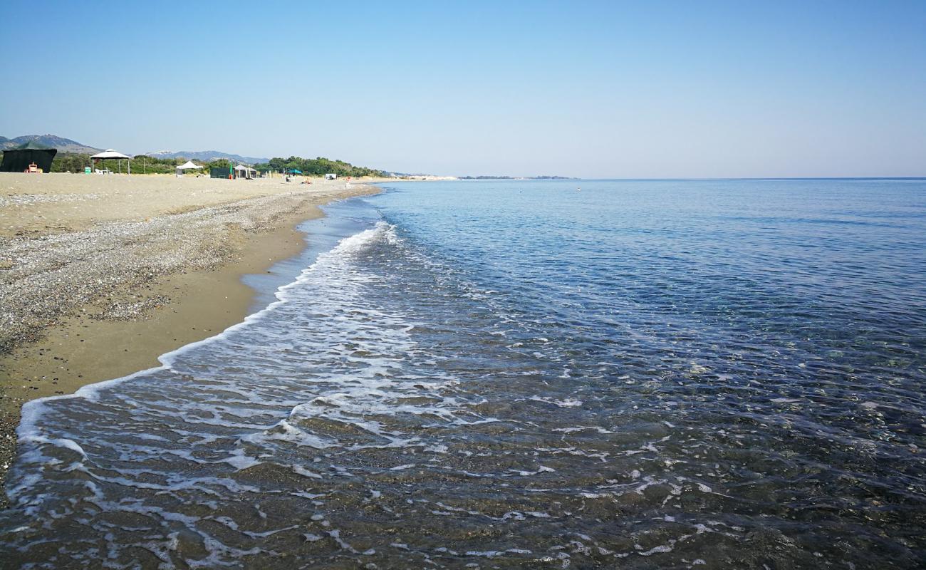 Photo de Spiaggia di Marinella avec terrain rocheux de surface