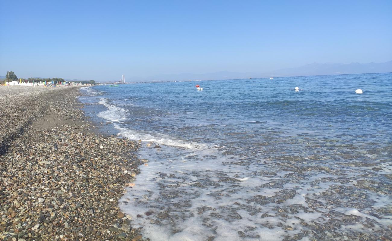 Photo de Gammicella beach avec sable gris avec caillou de surface