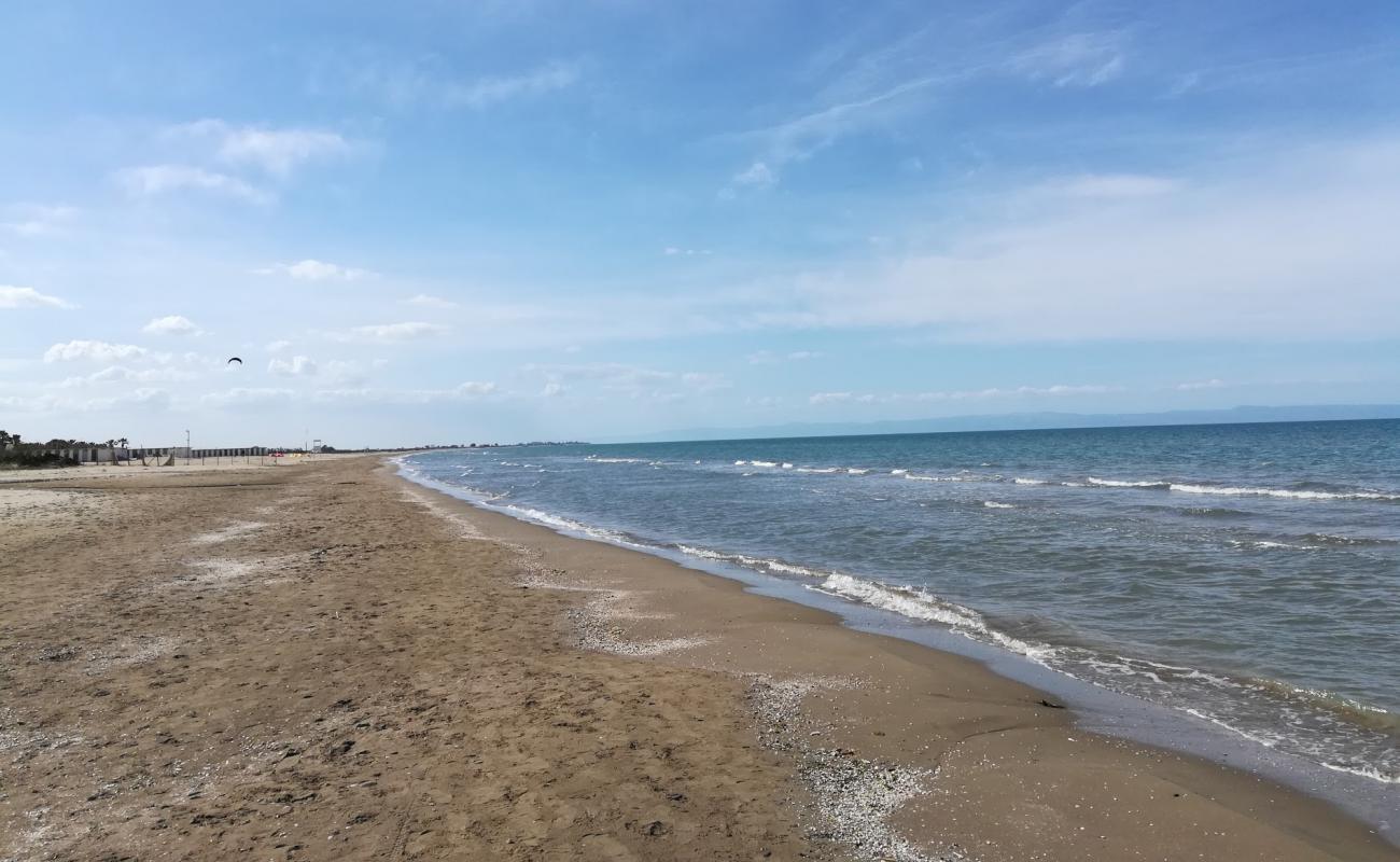Photo de Spiaggia della Litoranea di Ponente avec sable beige de surface