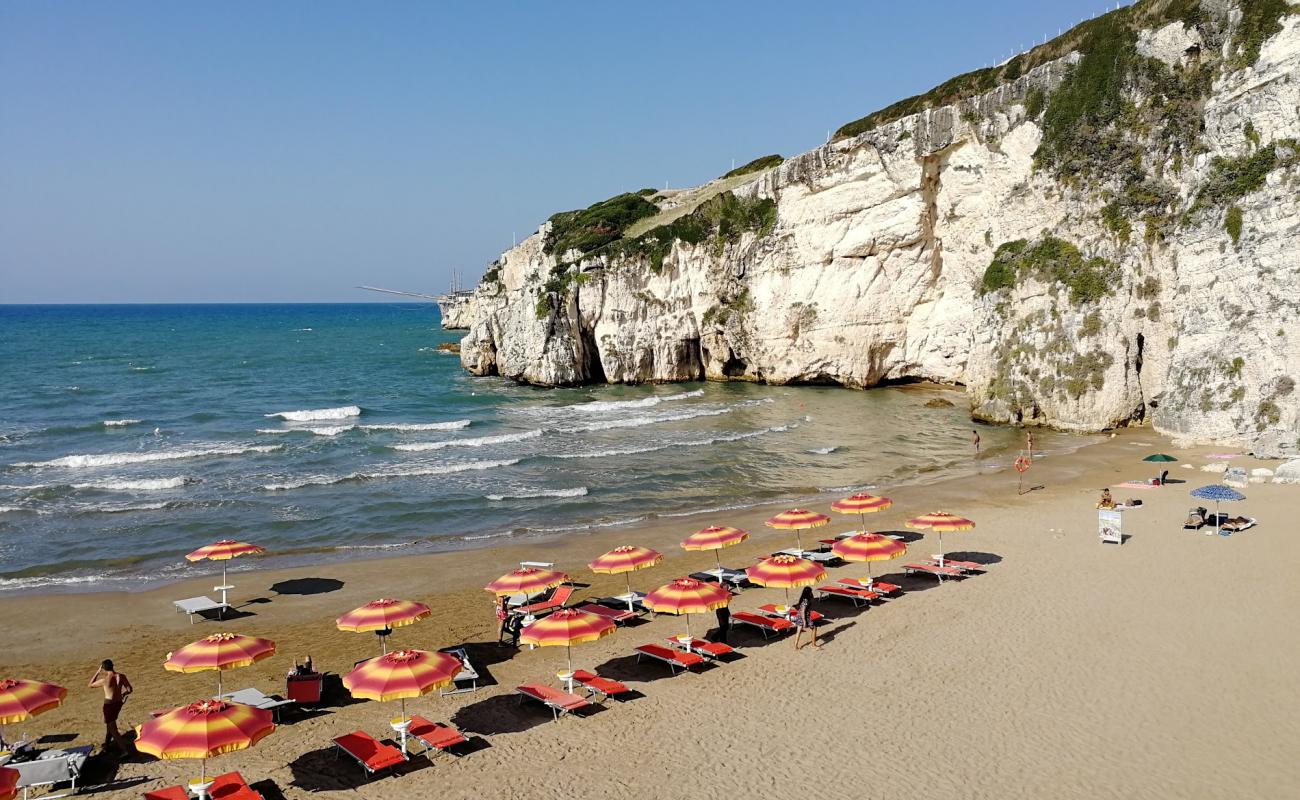 Photo de Plage de Zaiana avec sable brun de surface