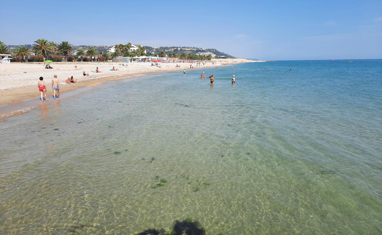 Photo de Dog Beach avec sable clair avec caillou de surface