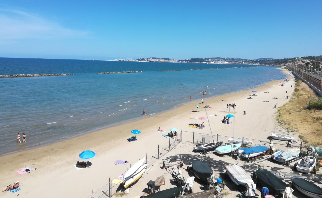 Photo de Palombina Beach avec sable beige de surface