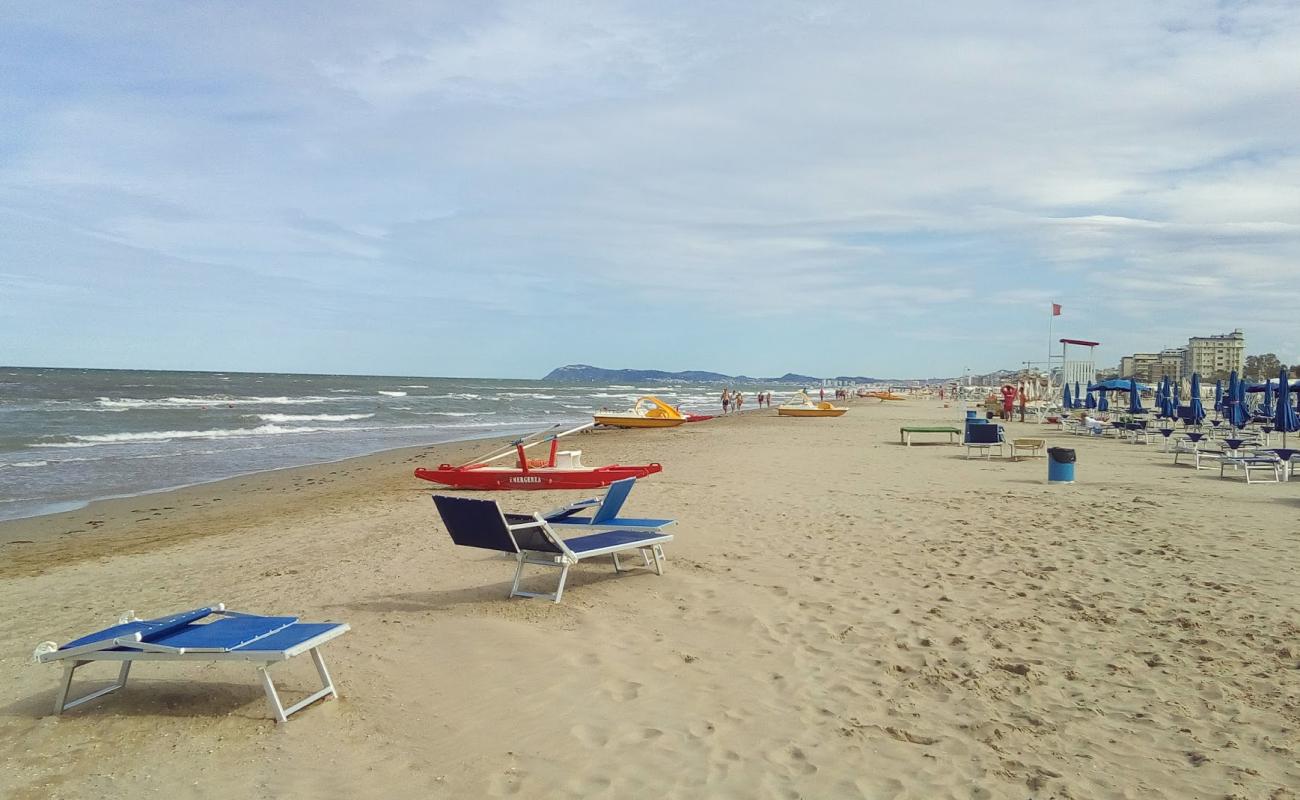 Photo de Spiaggia Riccione avec sable beige de surface