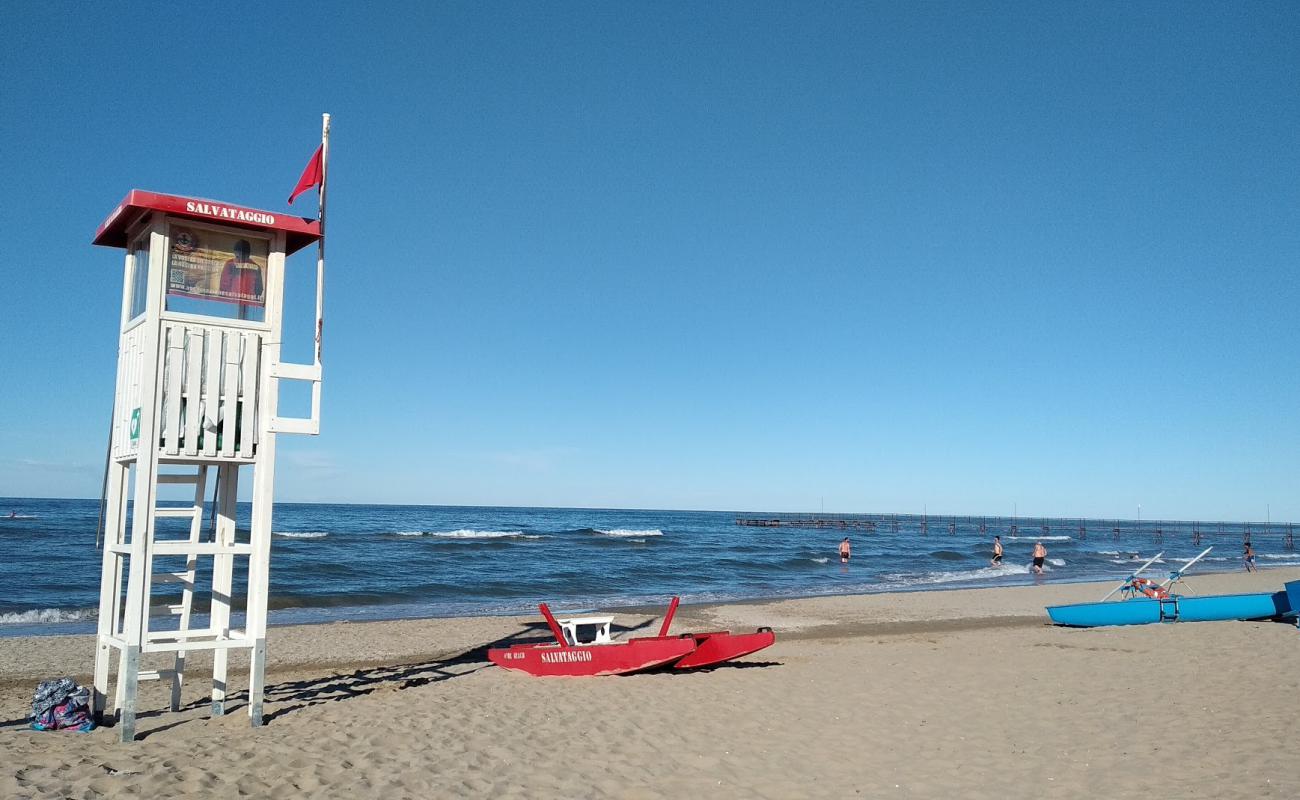 Photo de Spiaggia Rimini avec sable beige de surface