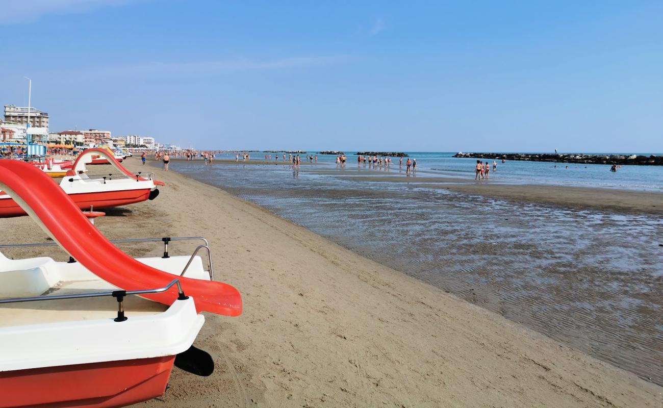 Photo de Plage de Bellaria avec sable fin et lumineux de surface