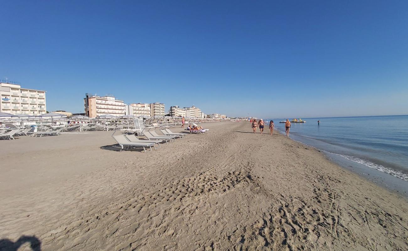 Photo de Plage Molo di Ponente Cervia II avec sable fin et lumineux de surface