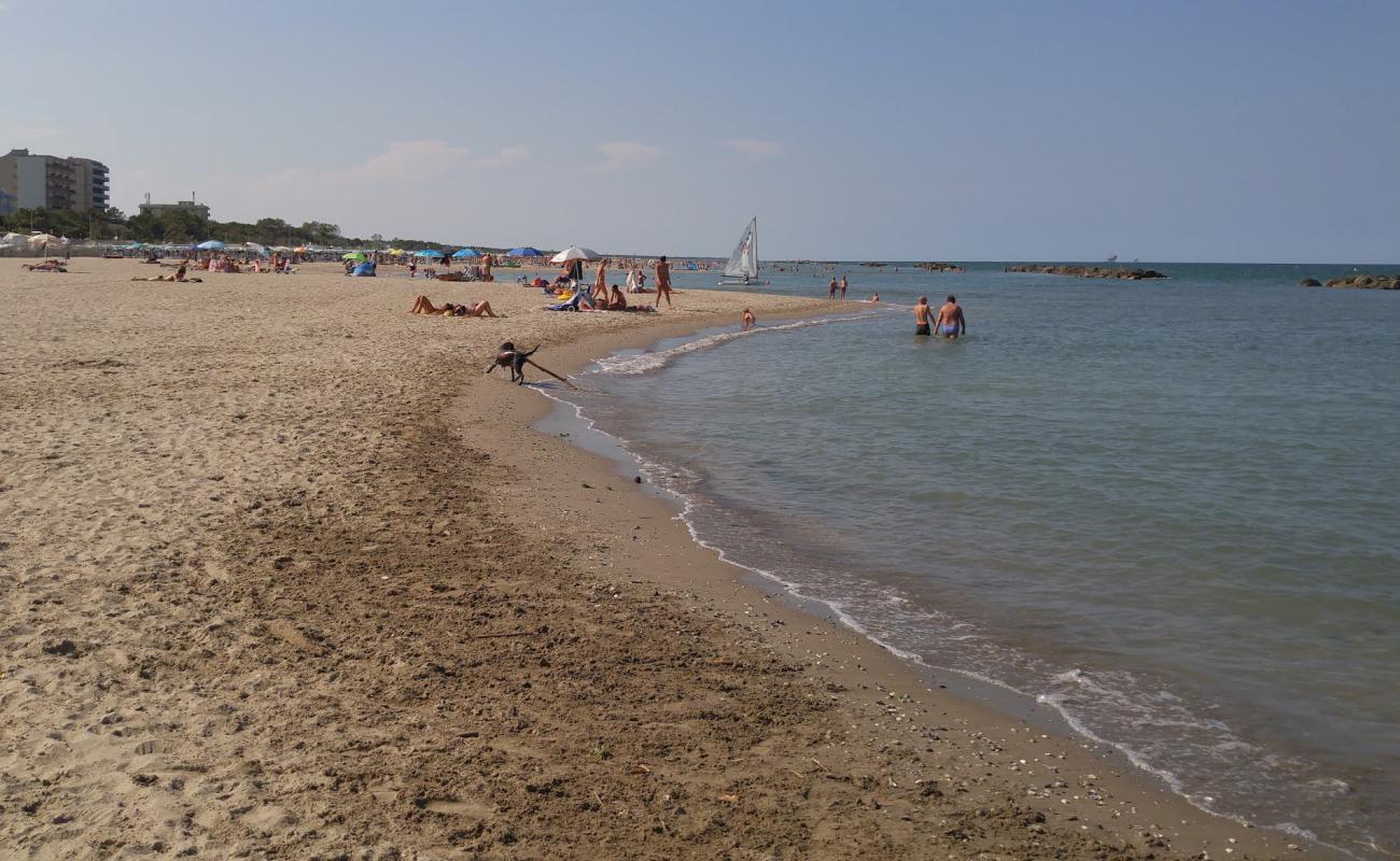 Photo de Lido di Classe avec sable fin et lumineux de surface